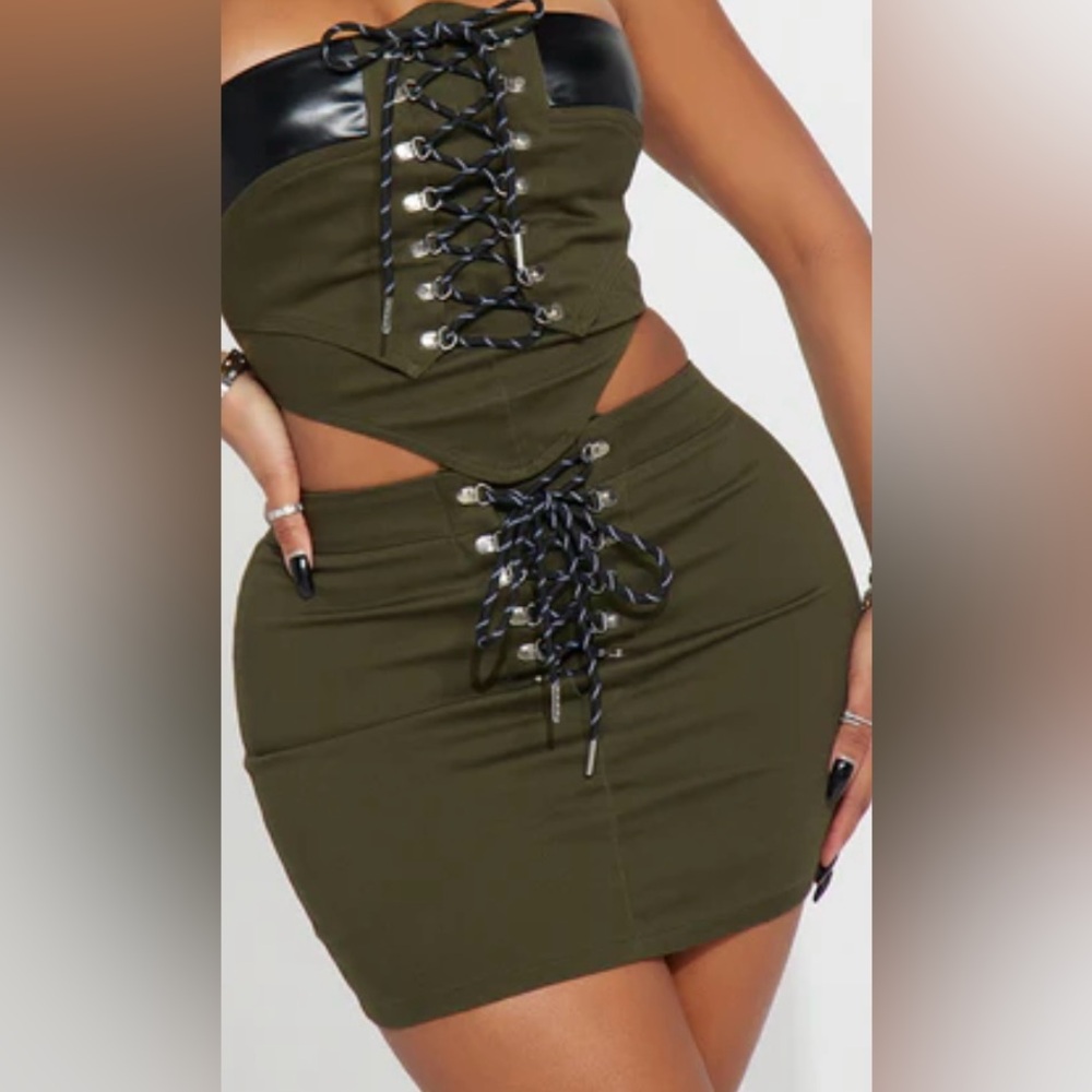 Fashion Nova Green Ruched Cut Out Pencil Skirt